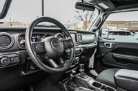 Véhicule vendu avec un rapport d'inspection certifié, un rapport CARFAX, un lavage complet incluant... (image 8)