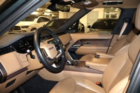 This Land Rover Range Rover has a dependable Twin Turbo Premium Unleaded V-8 4.4 L/268 engine poweri... (image 5)