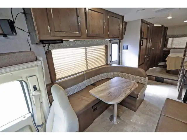 2020 Coachmen Freelander 26DS 1 extension Classe C 27 pieds in RVs & Motorhomes in Laval / North Shore - Image 6