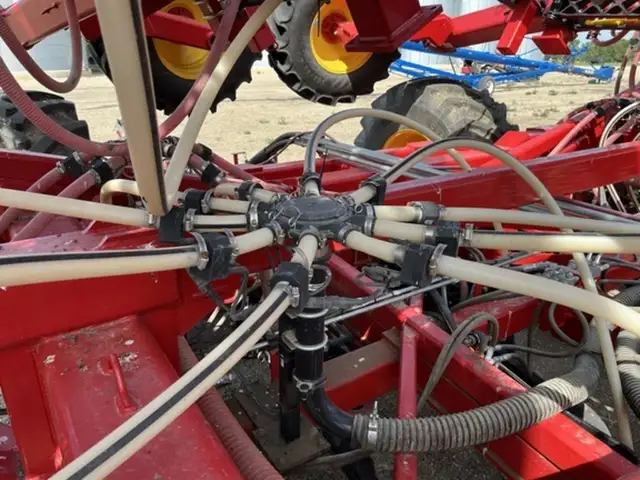 2023 Bourgault 3330 SE in Farming Equipment in Swift Current - Image 40