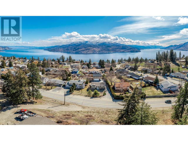 4879 Princeton Avenue Peachland, British Columbia in Houses for Sale in Penticton - Image 4