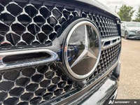 This Mercedes-Benz GLE 450e has a dependable Intercooled Turbo Gas/Electric I-4 2.0 L/121 engine pow... (image 7)