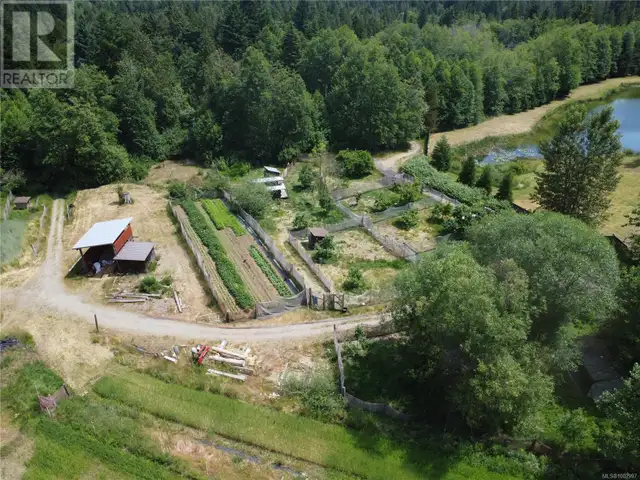 1075 SPIDER LAKE Rd Qualicum Beach, British Columbia in Houses for Sale in Parksville / Qualicum Beach - Image 9