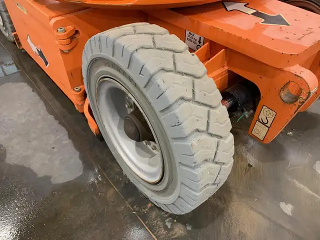 2014 JLG E300AJP in Heavy Equipment in Edmonton - Image 13