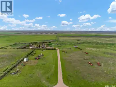 From gas pipeline revenue to beautiful natural grass fields this ranch offers a unique lifestyle of...