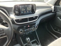 ****AWD!!**** LOW KMS! ALL WHEEL DRIVE, APPLE CARPLAY/ANDROID AUTO, HEATED SEATS, BACKUP CAMERA, POW... (image 2)