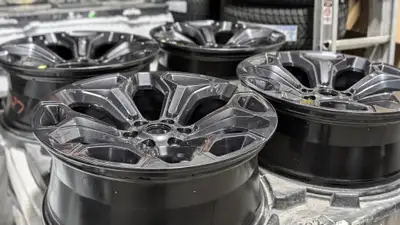 Brand new OEM GLOSS BLACK NOISE Size: 22"x 9.0" Bolt Pattern: 6x139.7 (6x5.5) ET: 19.05 Bore: 77.8 m...