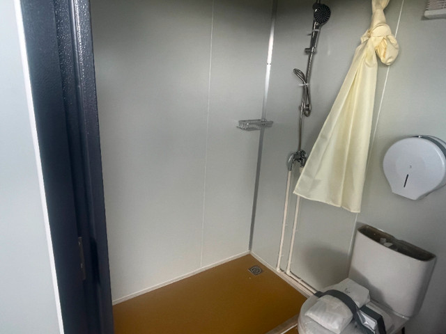 Toilette et douche complètes et portatives dans Autre  à Trois-Rivières - Image 4