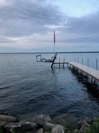Viking PERMANENT ALL SEASONS power lift 8000 pounds for boats up to 34 feet All in working condition...