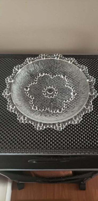 Thick Decorative Glass Plate 9inches, has glass circle elevated