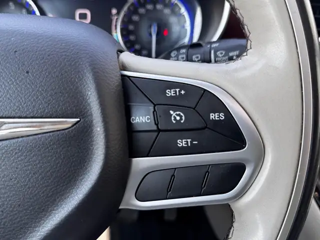2017 Chrysler Pacifica Limited 7 Passenger | Command Start | Pow5619998410362163212