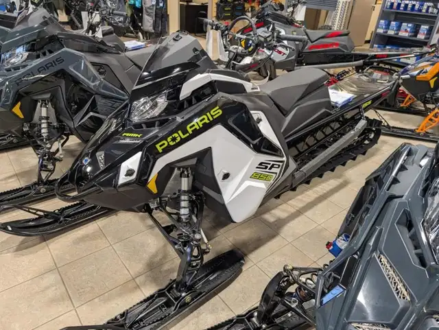 2026 Polaris 850 RMK SP 155 White Lightning / Gloss Black / Neon ...