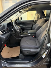 **CARS TRUCKS SUV 4X4 VAN AWD EDMONTON FINANCING AVAILABLE EASY FINANCING ** 2021 TOYOTA HIGHLANDER... (image 9)