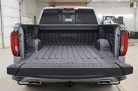Sierra 1500 Denali Crew 4WD ... Engine: Turbocharged Diesel I6 3.0L/183 Other Equipment 3 YEARS SIRI... (image 9)