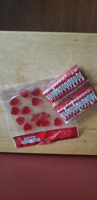 48 Mini clothes pin hearts and 10 Gel hearts