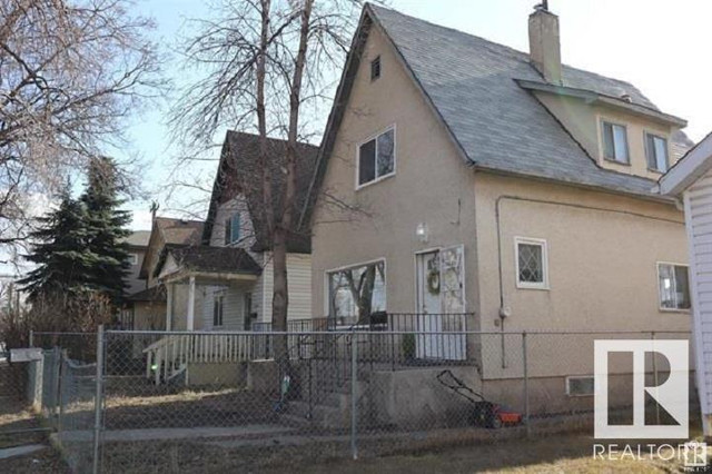 11826 79 ST NW Edmonton, Alberta in Houses for Sale in Edmonton - Image 2