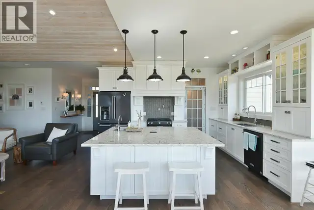 605 WOODLAND AVENUE Gibsons, British Columbia in Condos for Sale in Sunshine Coast - Image 10