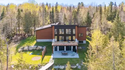 Située à Beaulac-Garthby, cette propriété exceptionnelle en bordure du Lac Aylmer offre un cadre de...