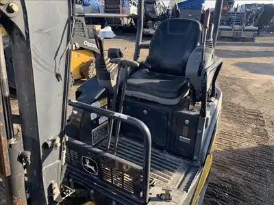 2011 John Deere 17D in Heavy Equipment in Mississauga / Peel Region - Image 9