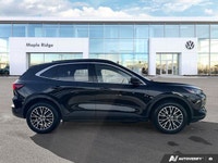 Designed for your dynamic lifestyle, this 2023 Ford Escape PHEV (Plug-in Hybrid Electric Vehicle) in... (image 5)