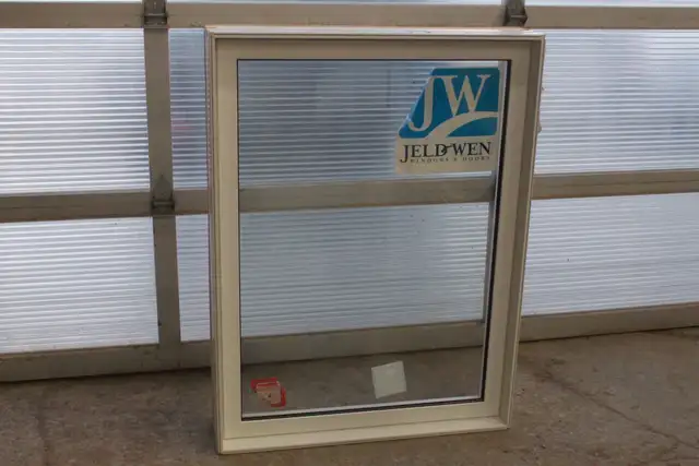 Vinyl Windows in Windows, Doors & Trim in Kitchener / Waterloo - Image 9
