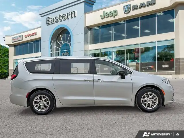 2024 Chrysler Pacifica | Touring-L | Apple CarPlay and Android in Cars & Trucks in Winnipeg - Image 7