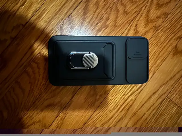 Phone Case With Holder For iPhone in Cell Phone Accessories in Mississauga / Peel Region - Image 4