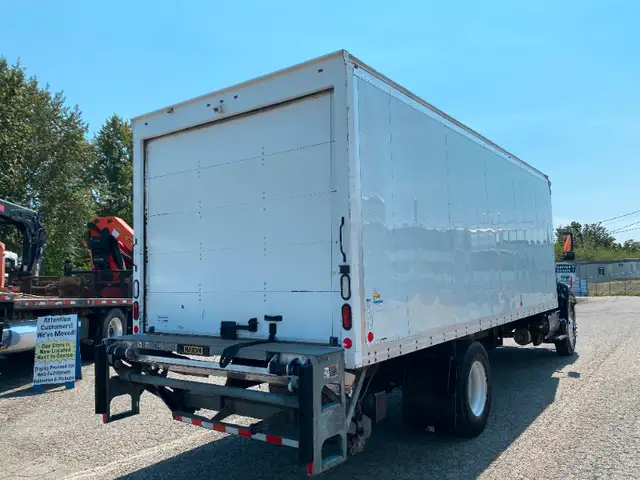 2017 Hino 338 Low Kms in Heavy Trucks in Abbotsford - Image 5