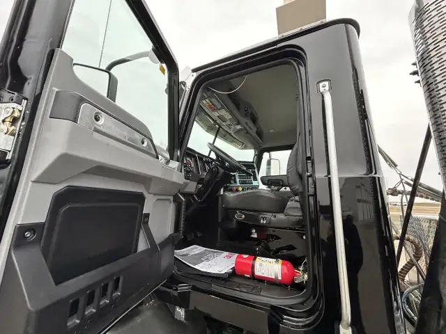 2019 Mack Anthem 64T HD D/C mDRIVE in Heavy Trucks in Regina - Image 10