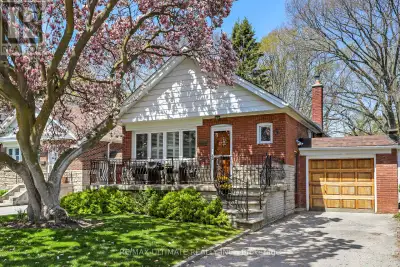 Beautiful, solid 3 bedroom bungalow in desirable Parkview Hills! This home is situated on a large ra...