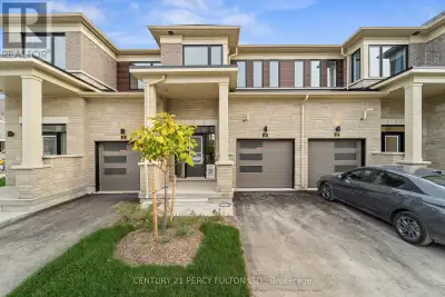 Welcome to Brand-New, Never-lived, 2-storey Townhome by FernsBrook Homes, located in Lindsays highly...