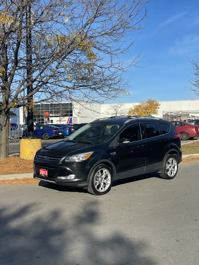 2013 Ford Escape TITANIUM  /  ONLY 129,000 KMS  /  PANO ROOF