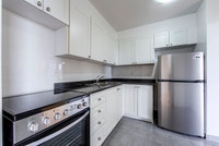 Located at 5 Dufresne Court in Toronto, near the Don Mills Road and Eglinton Avenue East intersectio... (image 3)