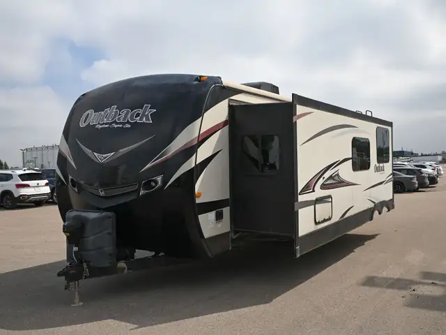 2014 Outback 300RB in Travel Trailers & Campers in St. Albert - Image 4