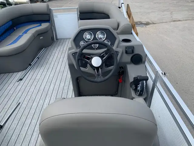 2024 Armada Magic Sky 188 Sport Tritoon in Powerboats & Motorboats in Sault Ste. Marie - Image 20
