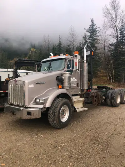 2007 Kenworth T800 with lowbed specs and C15 Cat engine. Approx. 12,000 with 620,000 km. Fresh inspe...