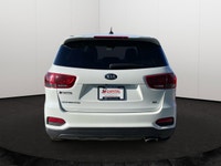 This Kia Sorento has a dependable Regular Unleaded I-4 2.4 L/144 engine powering this Automatic tran... (image 4)