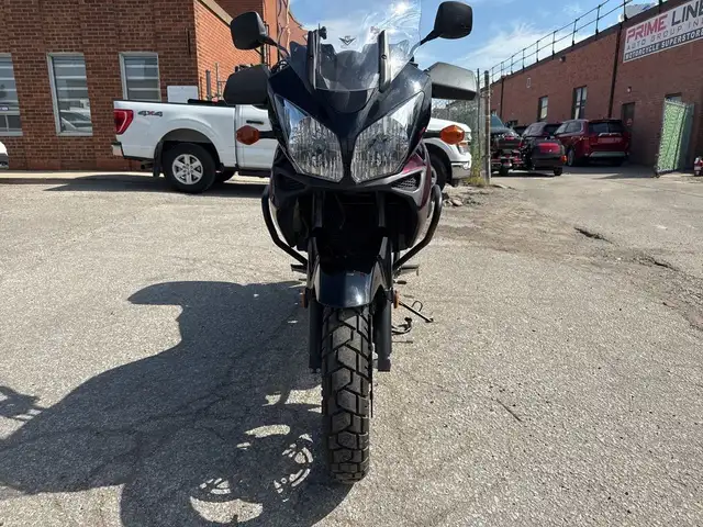 2011 Suzuki V-Strom 1000 ~ V-STROM 1000 ~ LOW KMS ~ CLEAN BIKE ~ in Street, Cruisers & Choppers in City of Toronto - Image 9