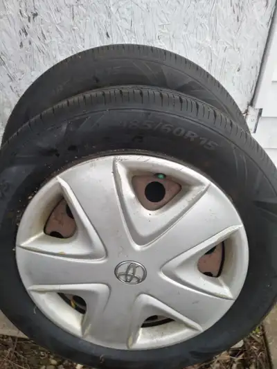 Selling a gently used summer tire, only 3 months old, still in excellent condition.(OBO) Tire Size:...
