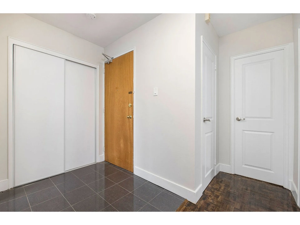 3 Bedroom Apartment for Rent - 200 Ridley Boulevard 5