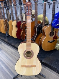 Jom 2-A Acoustic Guitar City of Toronto Toronto (GTA) Preview