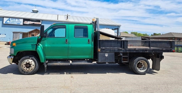 2007 GMC C5500 flatbed Truck. 101,539+/- KM's in Cars & Trucks in Grand Bend - Image 3