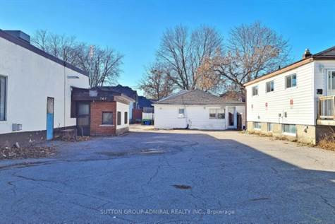 747 Park St S in Houses for Sale in Peterborough - Image 3