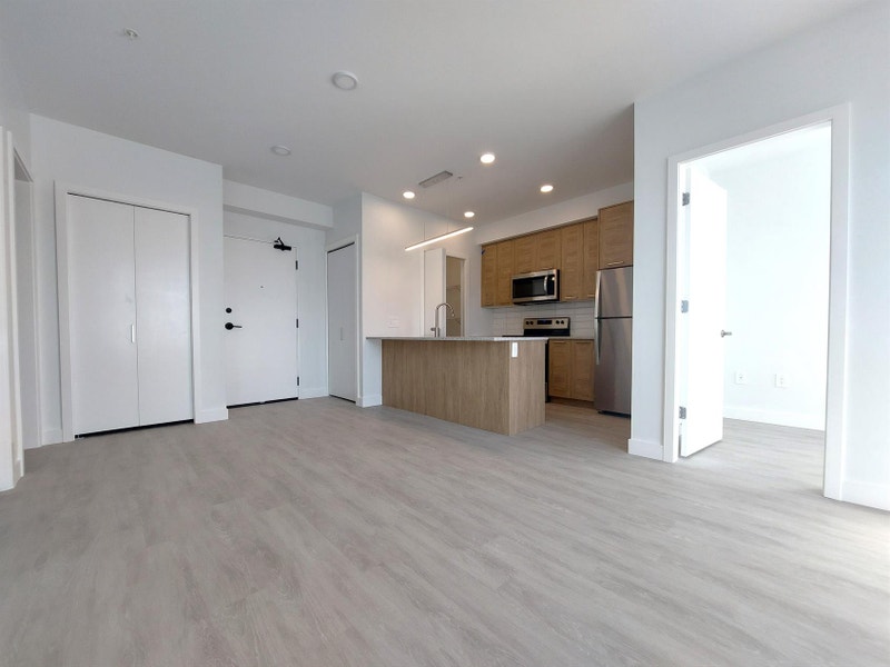 2 Bedroom + Den Apartment for Rent 494 Goldstream Avenue Long Term