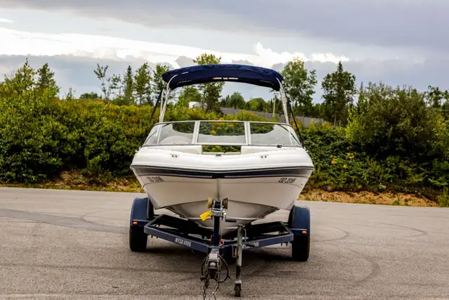 2003 Four Winns FREEDOM 170 in Powerboats & Motorboats in Rimouski / Bas-St-Laurent - Image 4