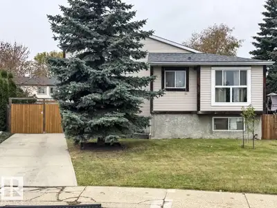 Quick possession and NO CONDO FEES! An excellent opportunity to own this cute 2-storey half duplex t...