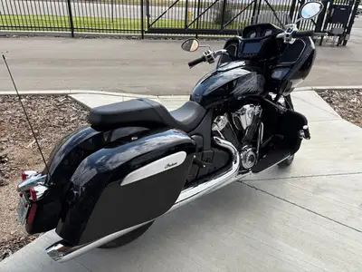 2023 Indian Motorcycle Challenger LTD, View more