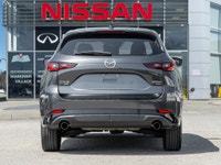 10 Speakers, 4-Wheel Disc Brakes, Alloy wheels, AppLink/Apple CarPlay and Android Auto, Auto High-be... (image 5)