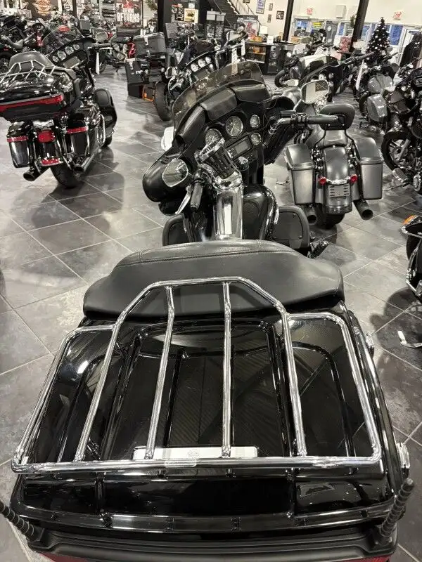 2013 Harley-Davidson Electra Glide Ultra Limited in Street, Cruisers & Choppers in Sudbury - Image 8