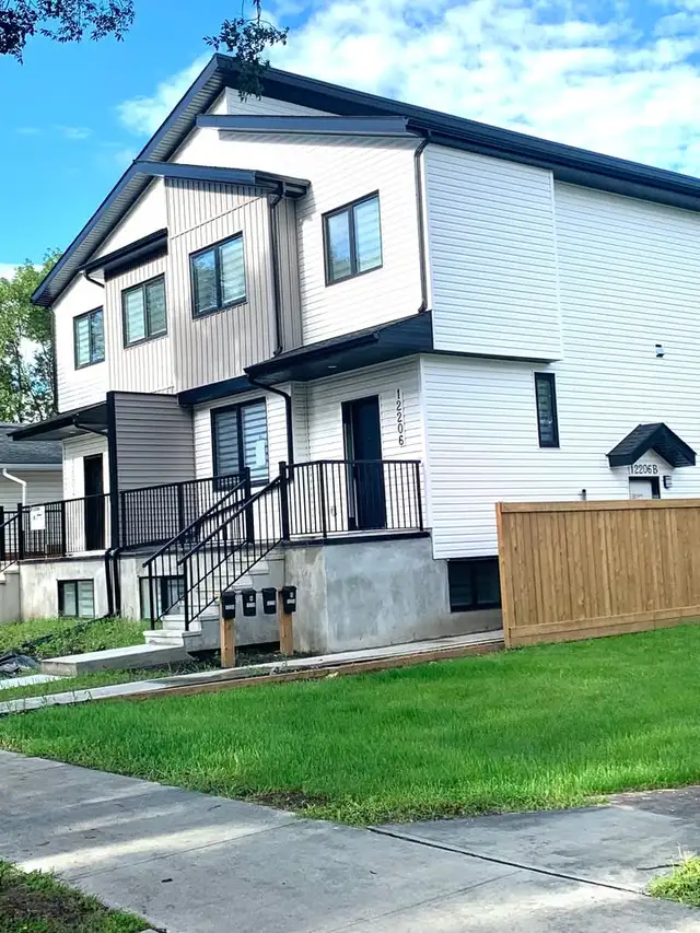 NEW Charming 2-Bedroom Townhouse with 1 Full Bath | $1350/Month